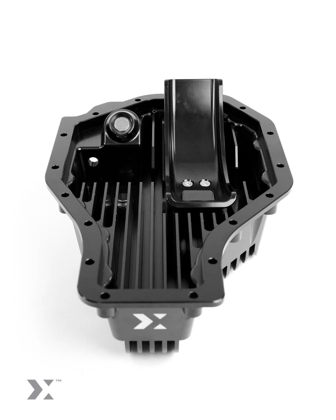Underside and cooling fins of MMX G8x differential sump